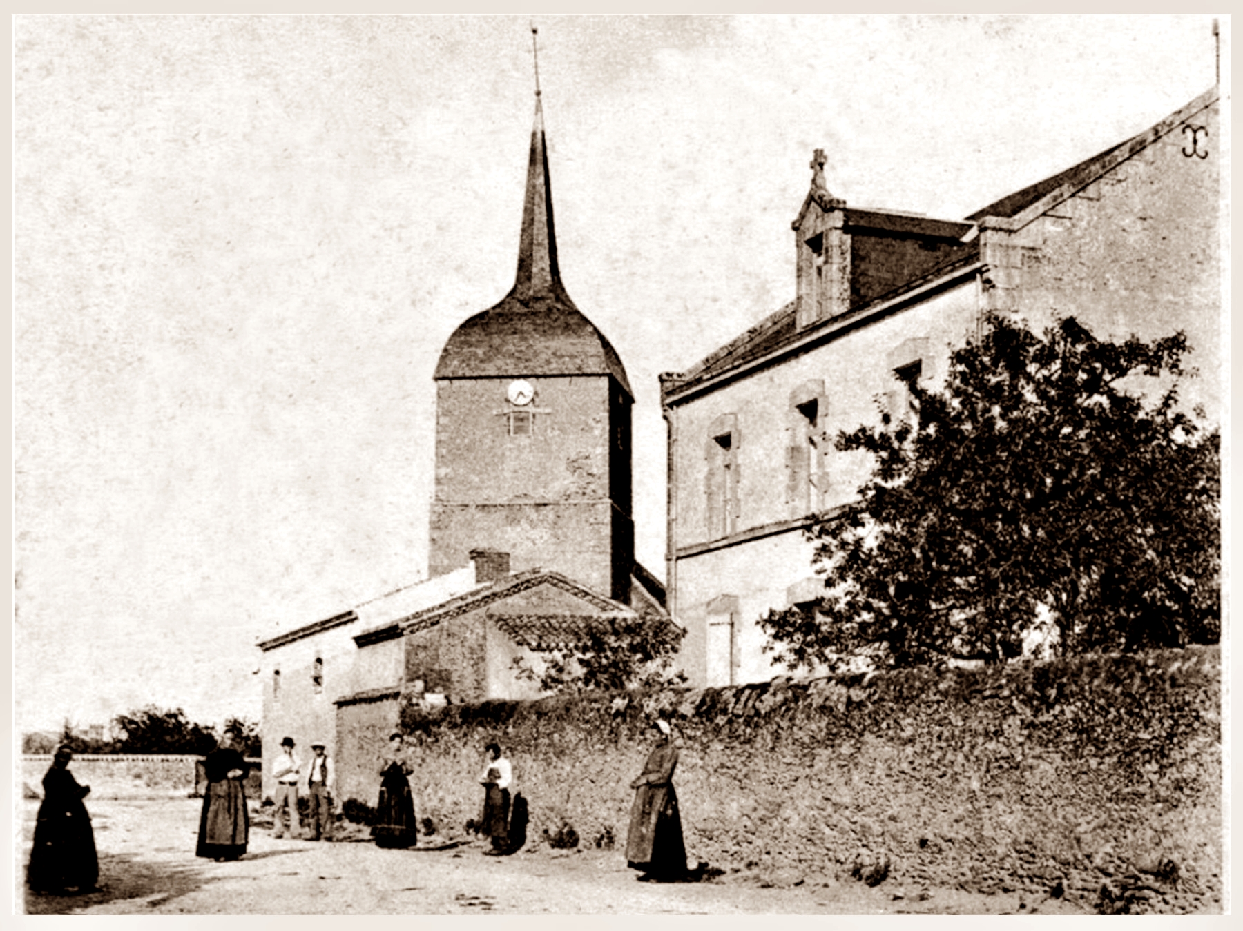 L'église et le prieuré de Froidfond